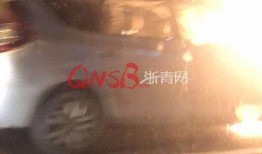 爆料一辆面包车追尾视频,惊险瞬间！面包车追尾事故现场视频曝光