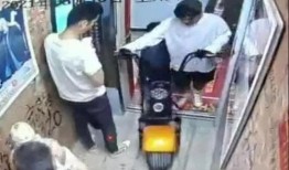 电梯电车事件最新爆料,揭秘背后惊人真相