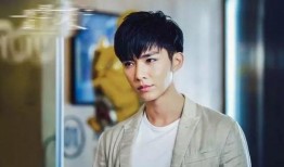 炎亚纶进娱乐圈吃瓜群众,从明星到吃瓜群众关注的焦点