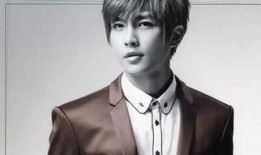 炎亚纶进娱乐圈吃瓜群众,从明星到吃瓜群众关注的焦点