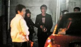 韩庚爆料陪酒男视频,娱乐圈潜规则真相揭露