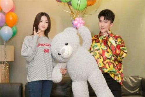 娱乐圈吃瓜背景图高清,高清背景图下的八卦盛宴